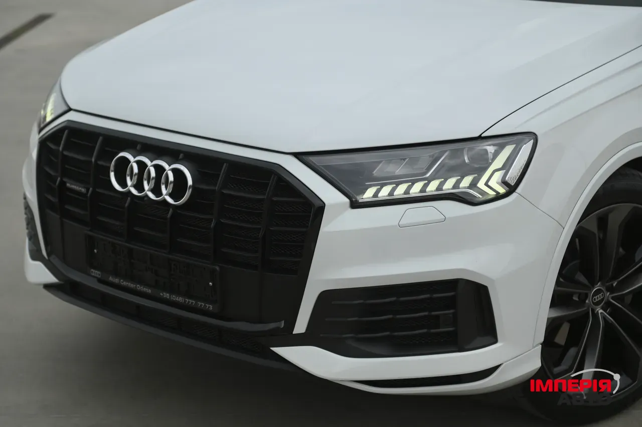 Audi Q7 - фото 4