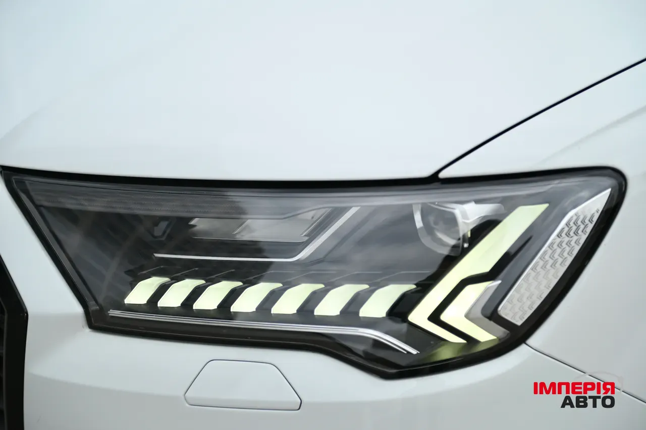 Audi Q7 - фото 6