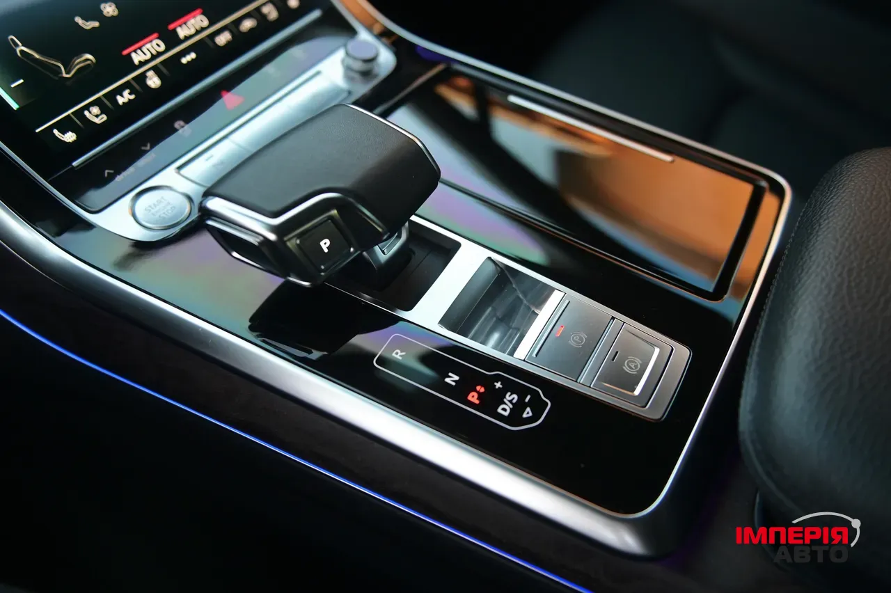 Audi Q7 - фото 28