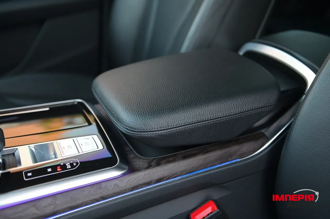 Audi Q7 - фото 26