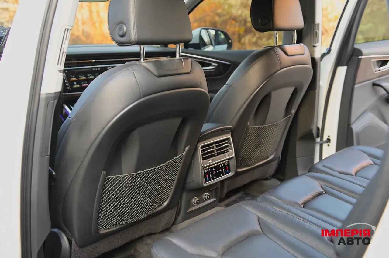 Audi Q7 - фото 44