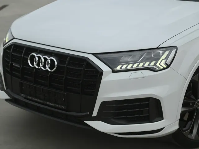 Audi Q7 - фото 4