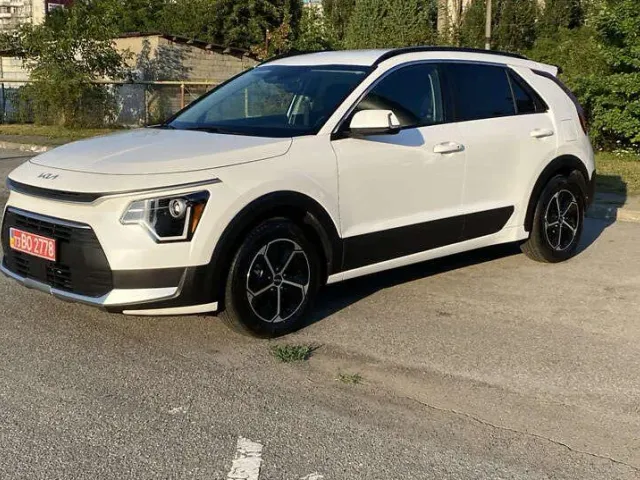 Kia Niro - фото 1