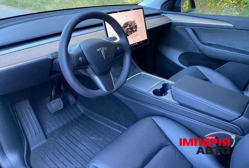 Tesla Model Y - фото 8