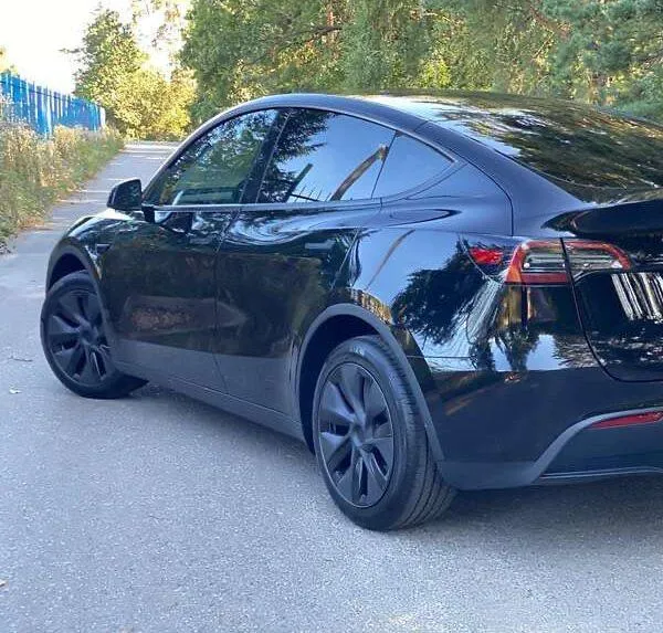 Tesla Model Y - фото 6