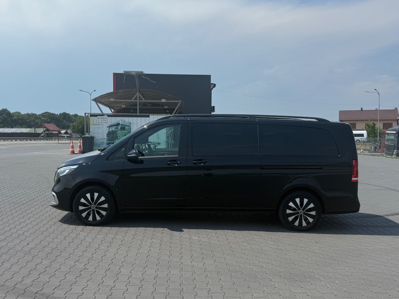 Mercedes-Benz V-Класс - фото 12