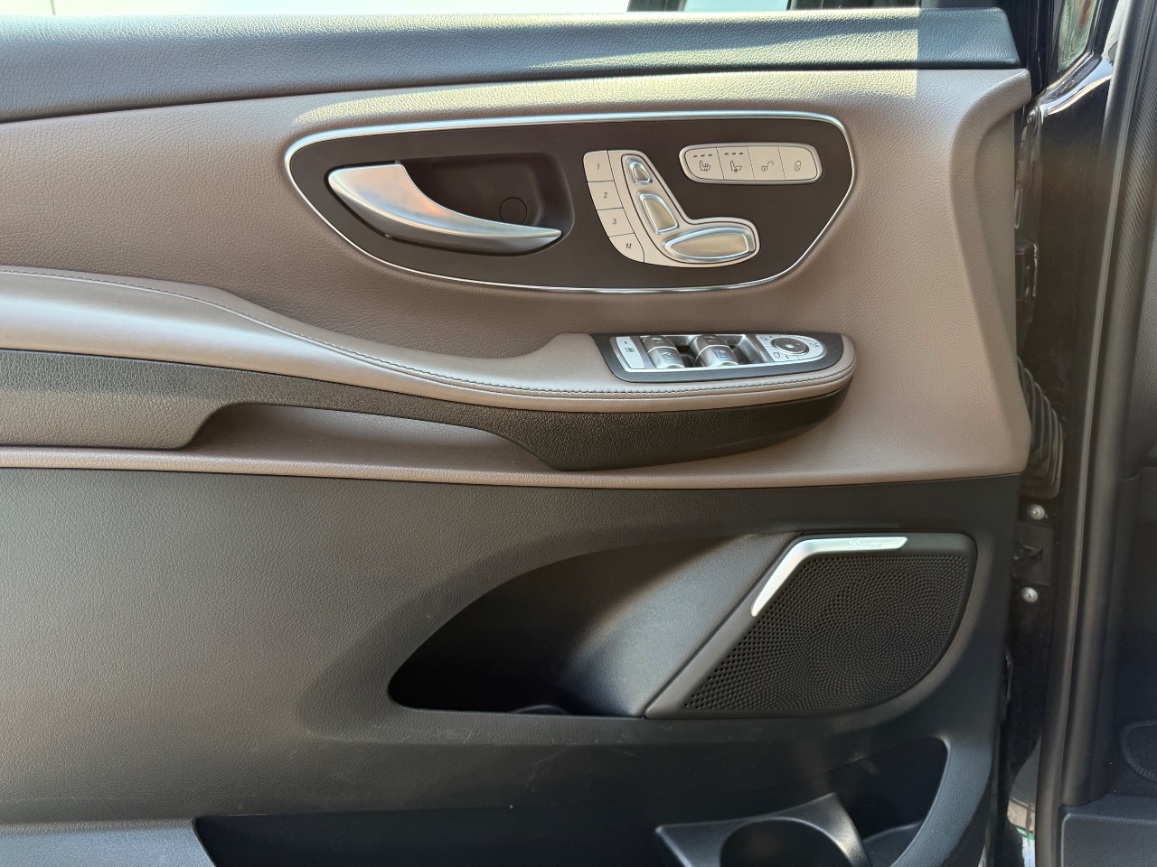 Mercedes-Benz V-Класс - фото 1