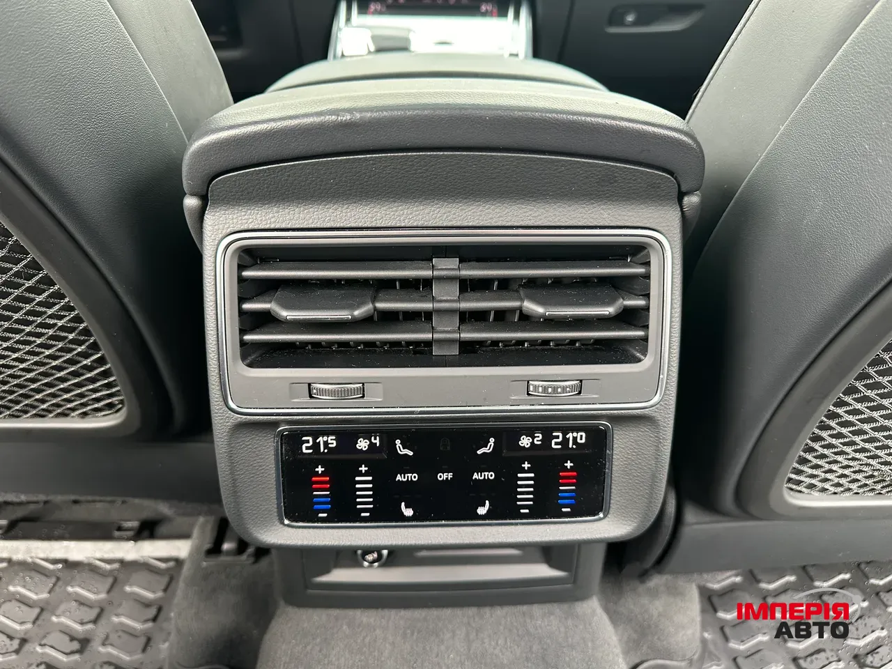 Audi Q7 - фото 55