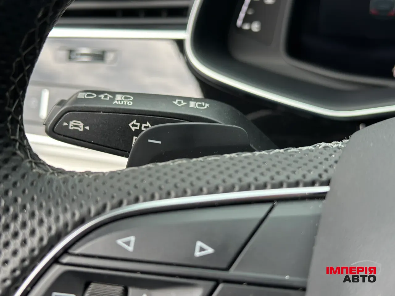 Audi Q7 - фото 33