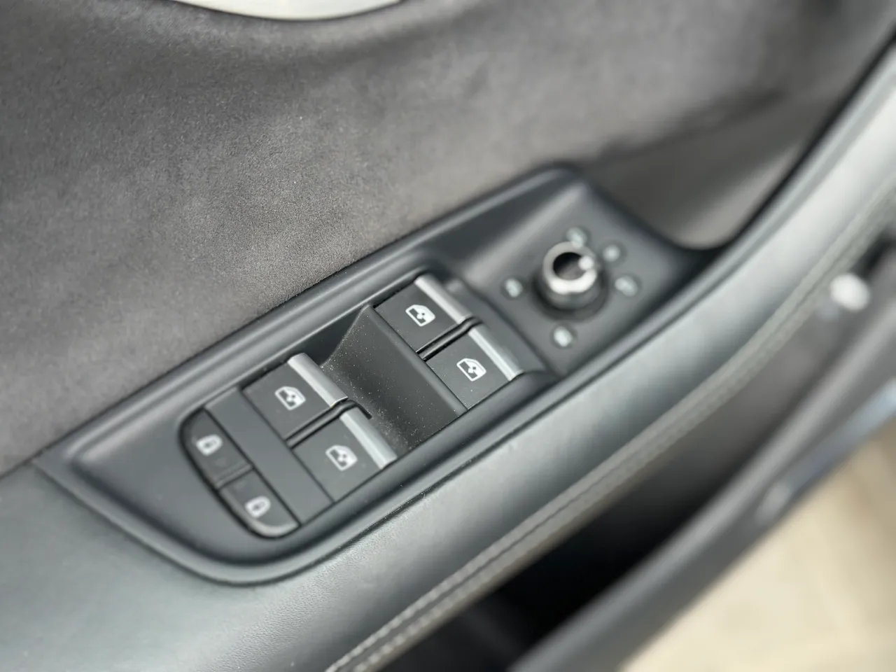 Audi Q7 - фото 22