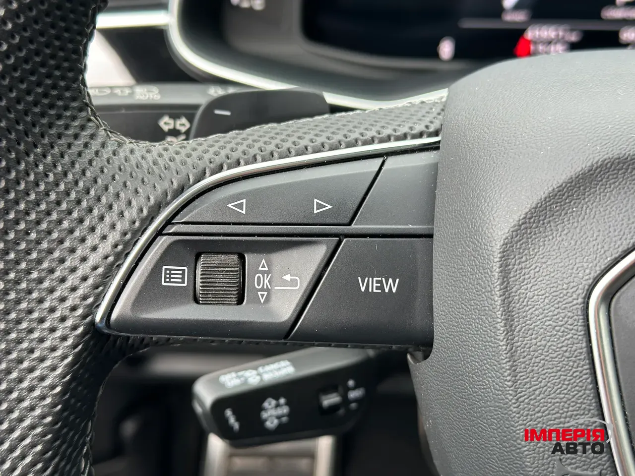 Audi Q7 - фото 32