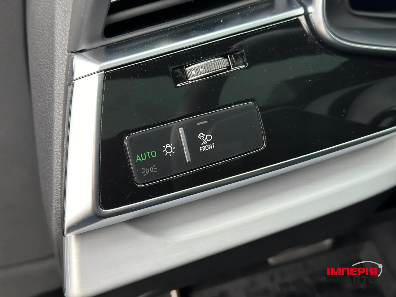 Audi Q7 - фото 28