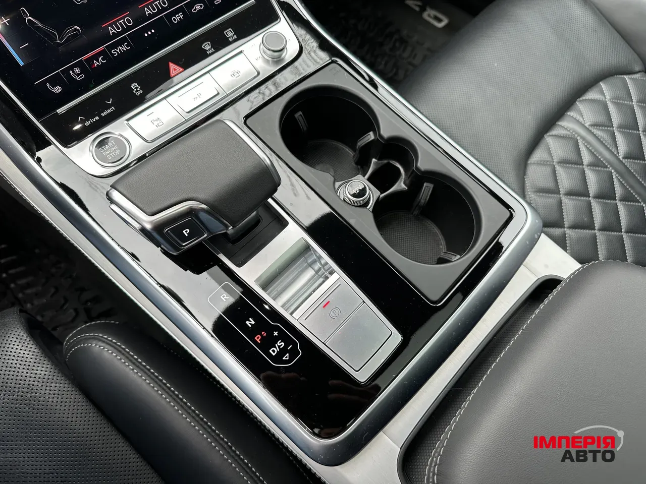 Audi Q7 - фото 45