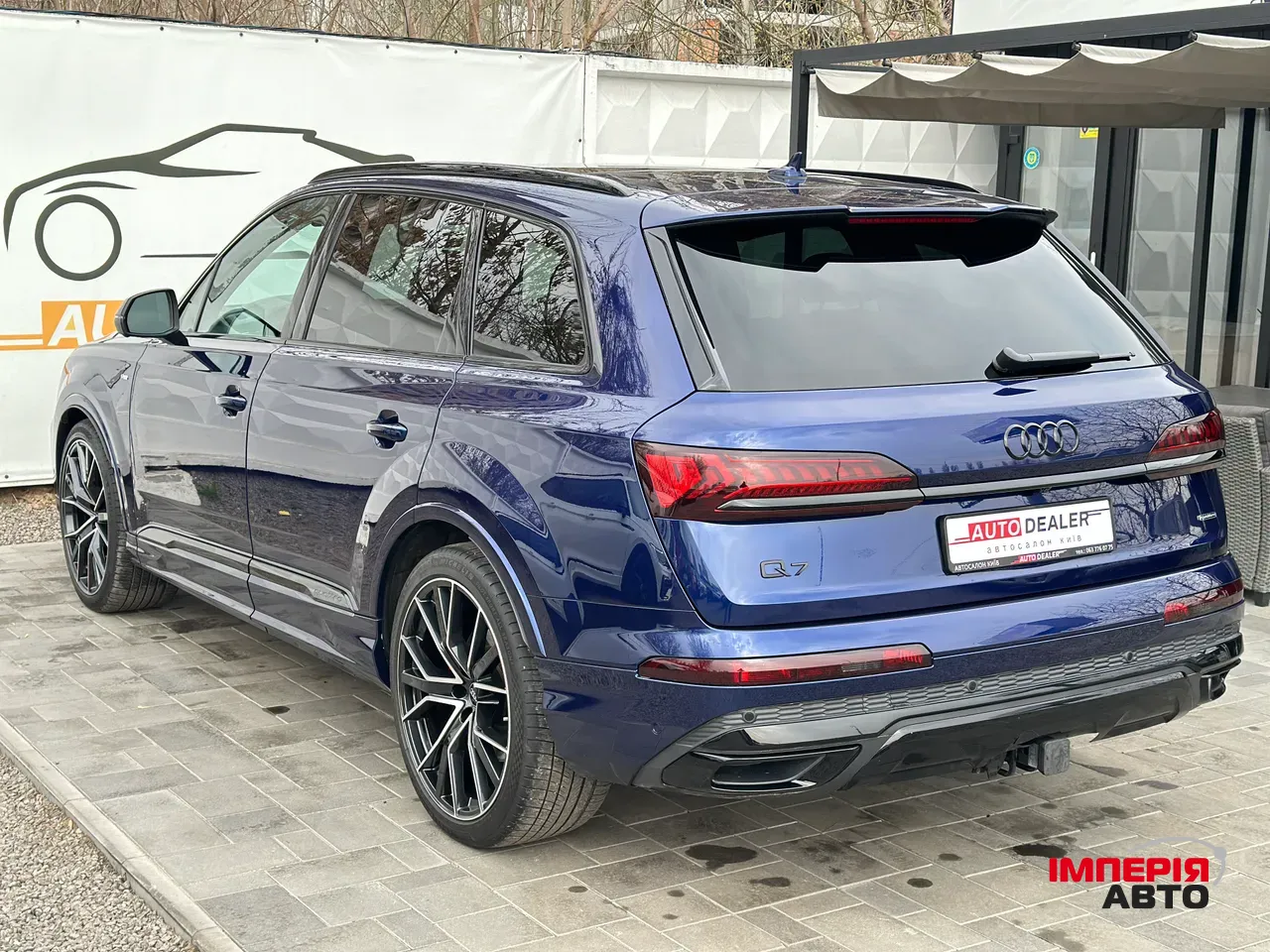 Audi Q7 - фото 10