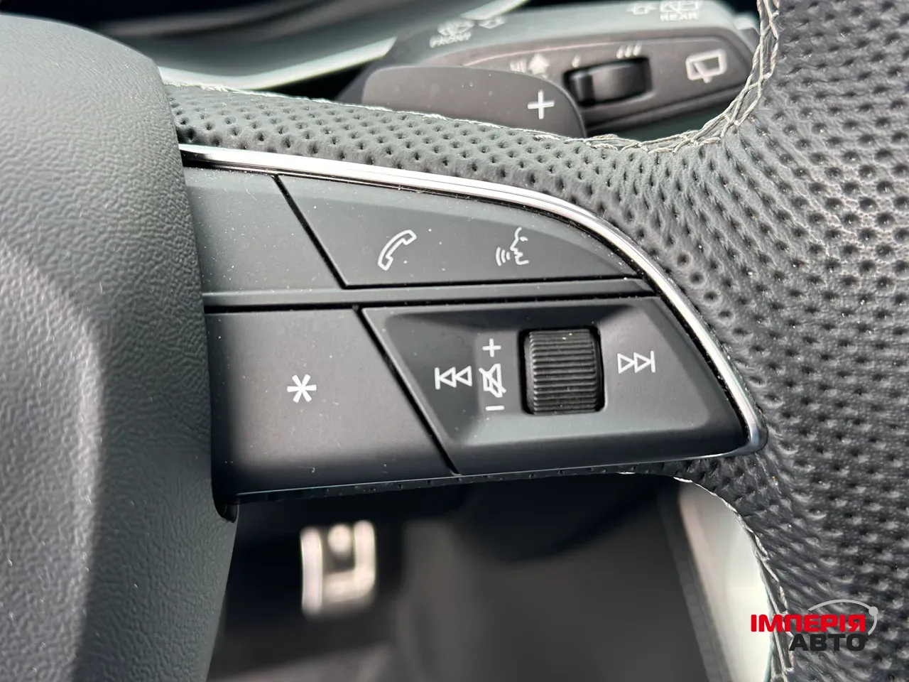 Audi Q7 - фото 37