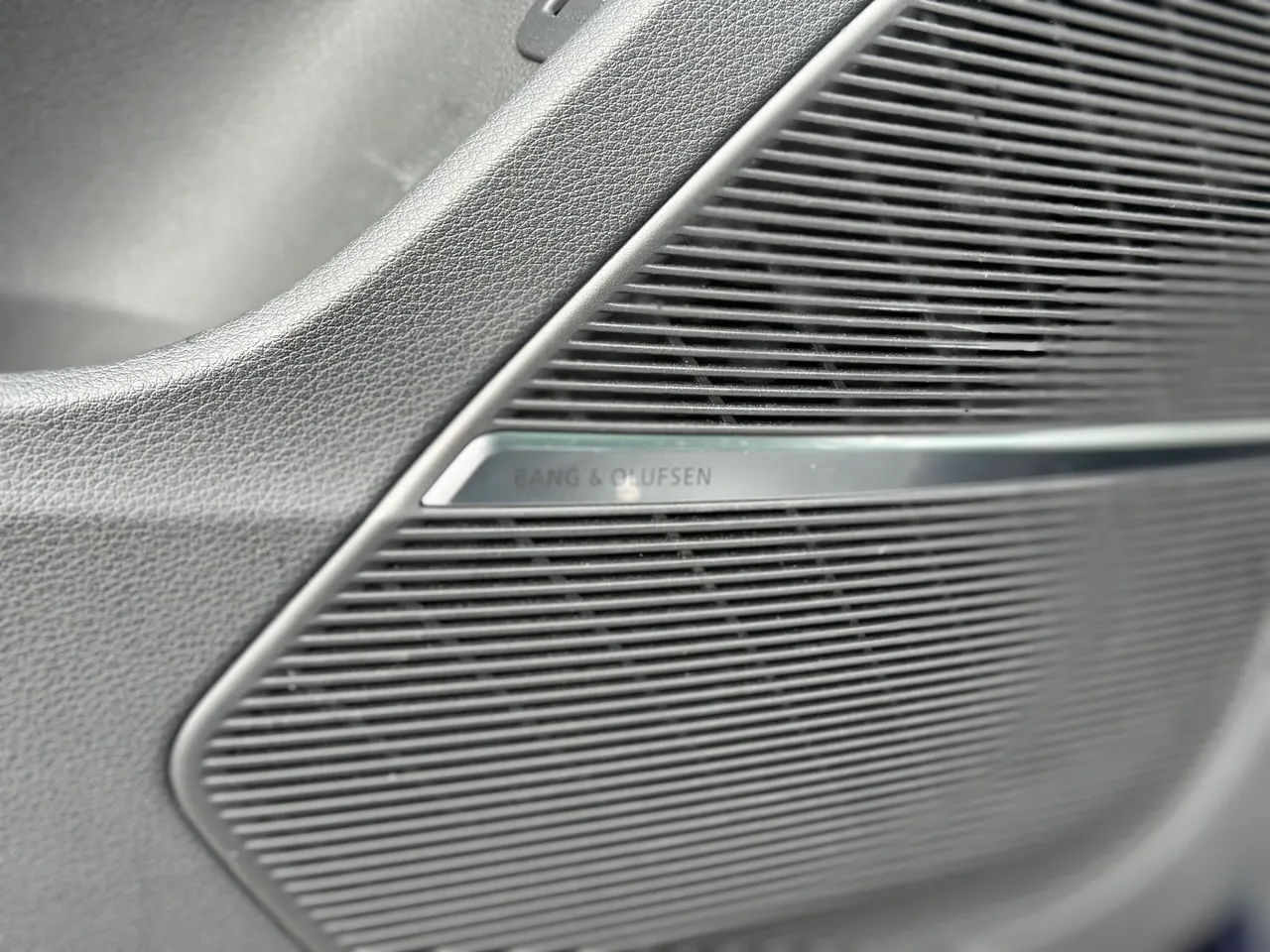 Audi Q7 - фото 24