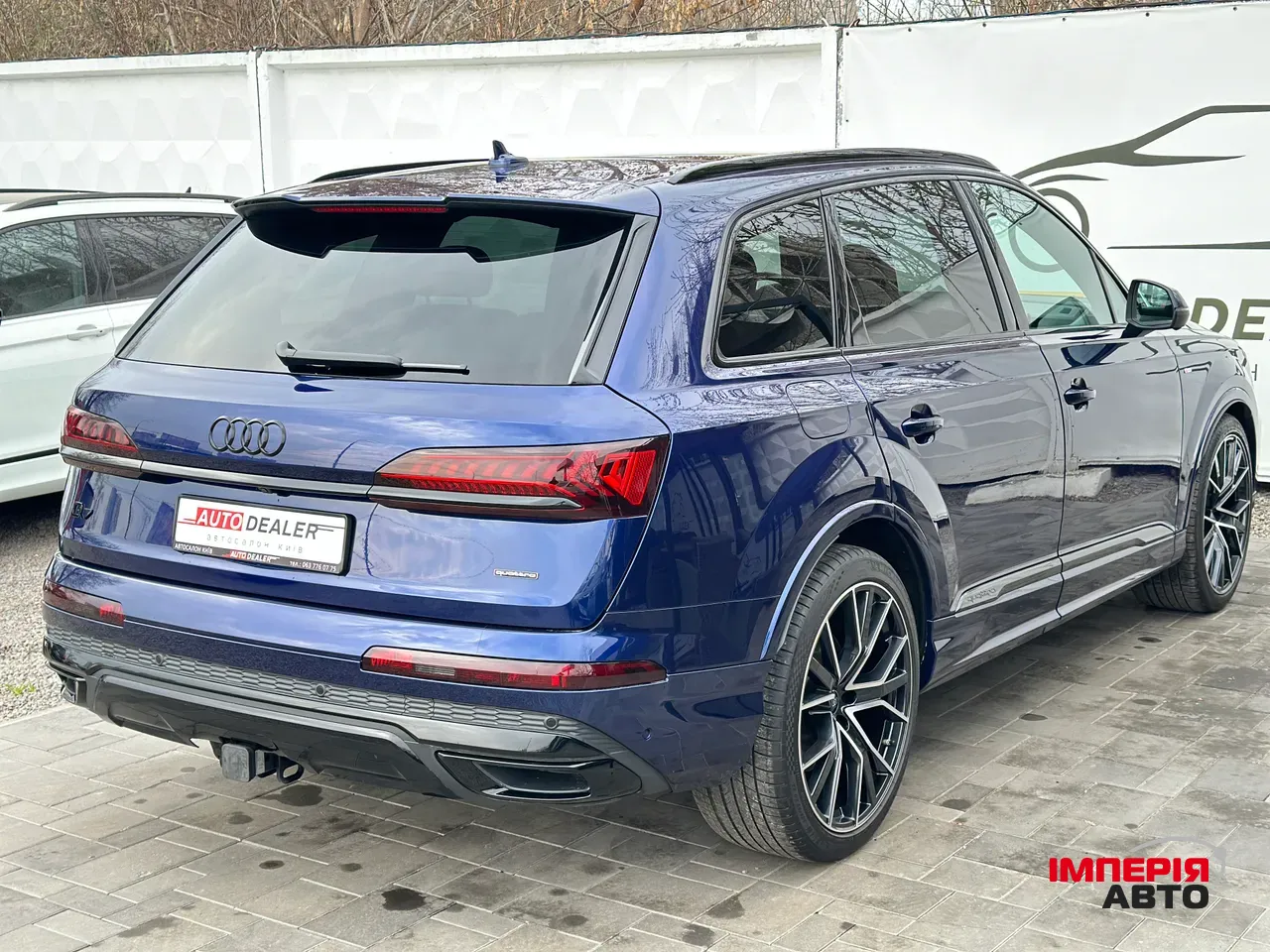 Audi Q7 - фото 18