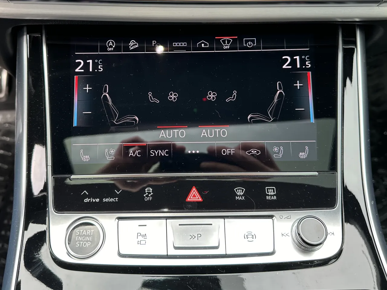 Audi Q7 - фото 44