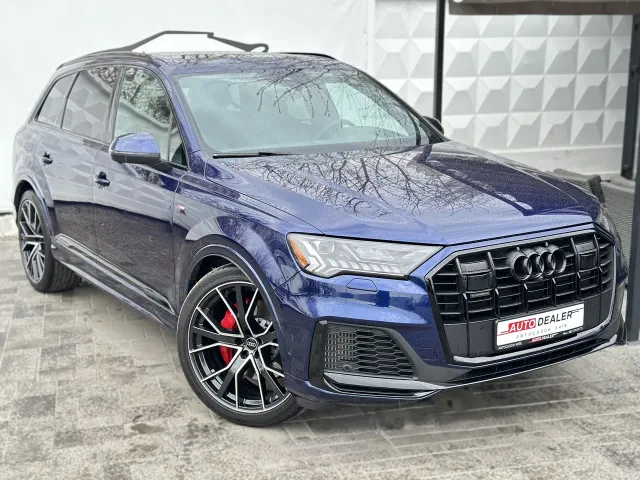 Audi Q7 - фото 1