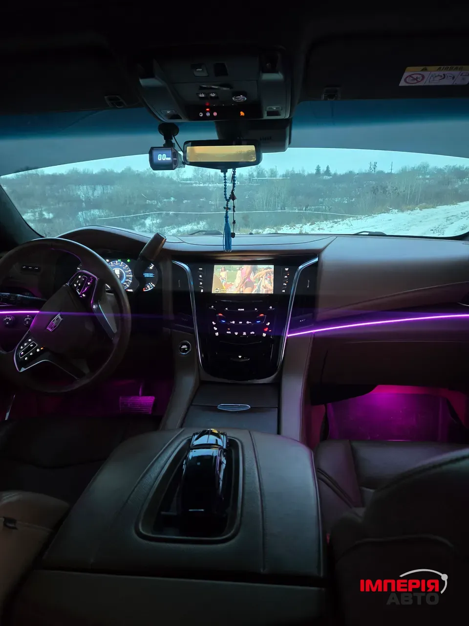 Cadillac Escalade - фото 25