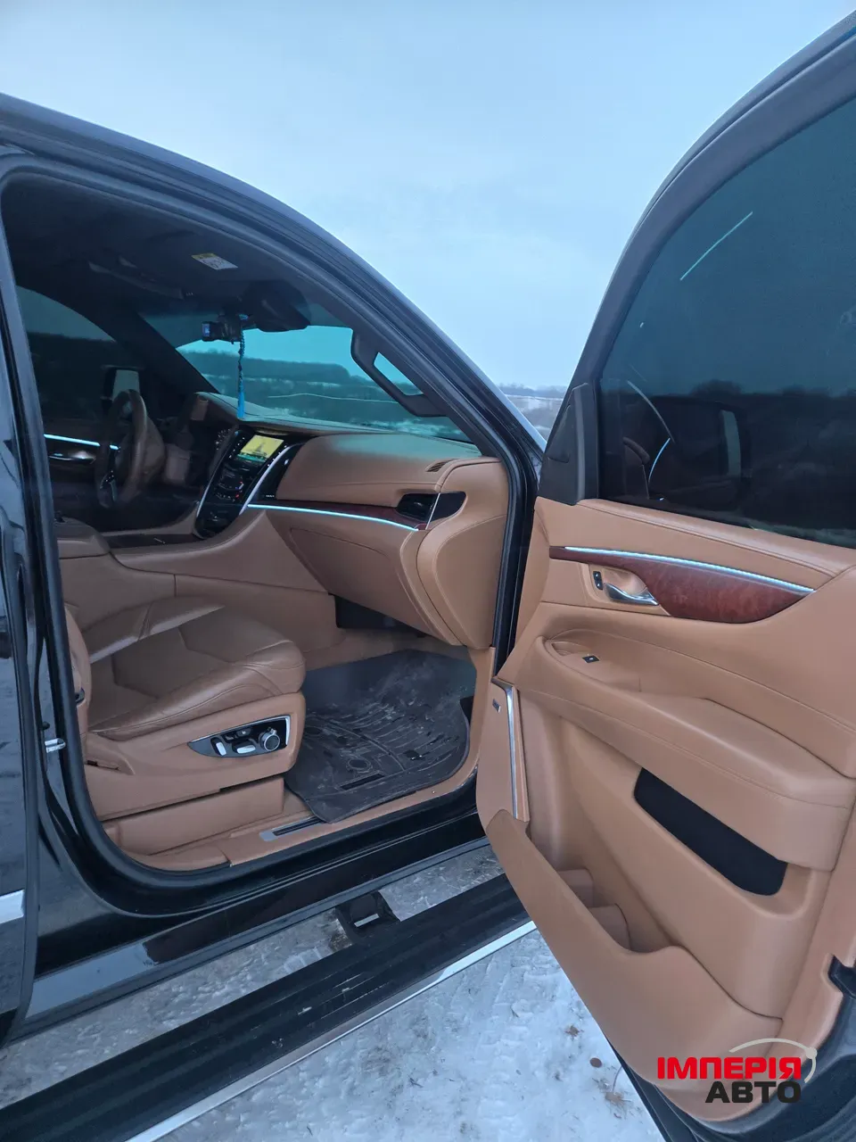 Cadillac Escalade - фото 35