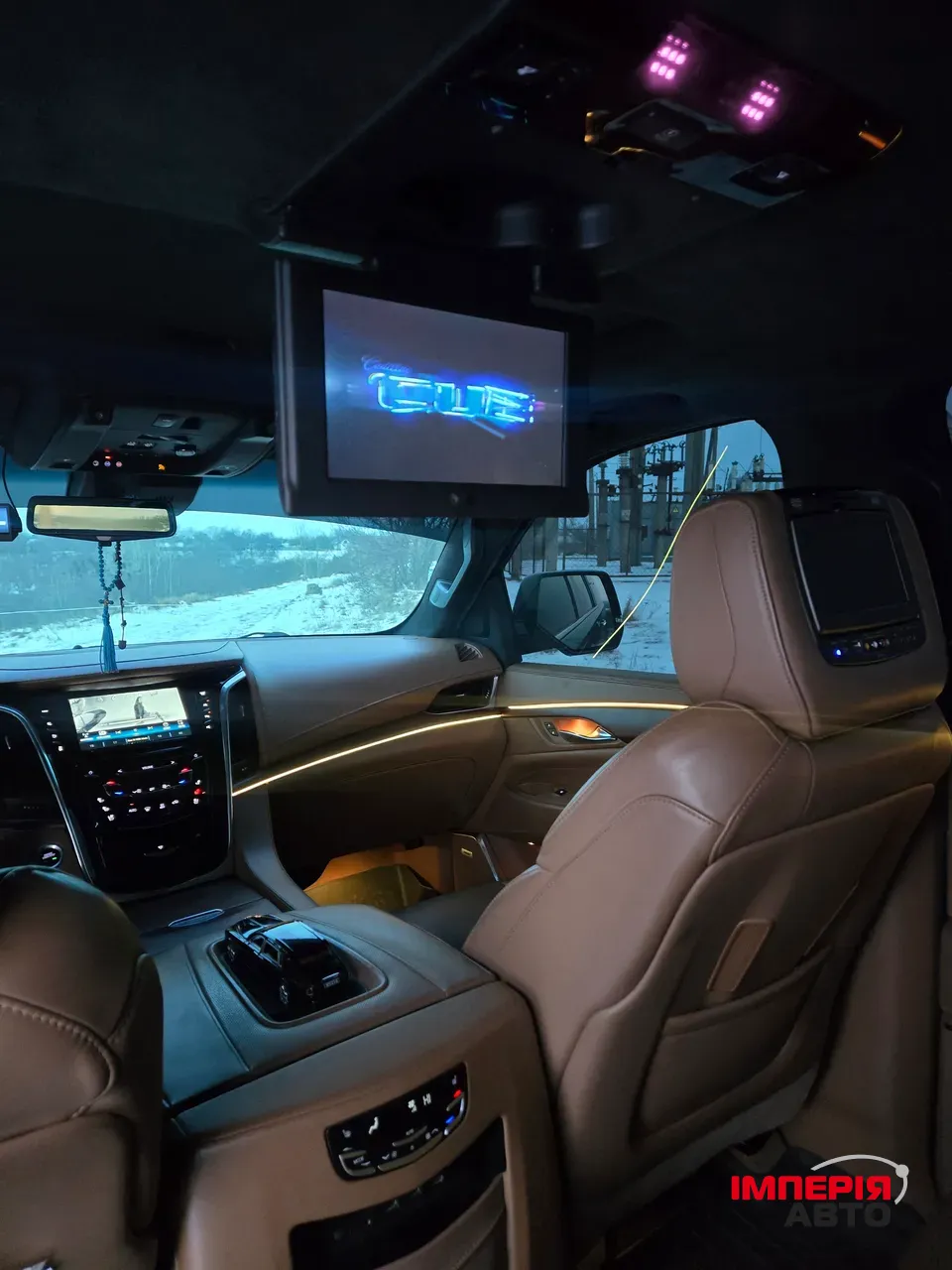 Cadillac Escalade - фото 31