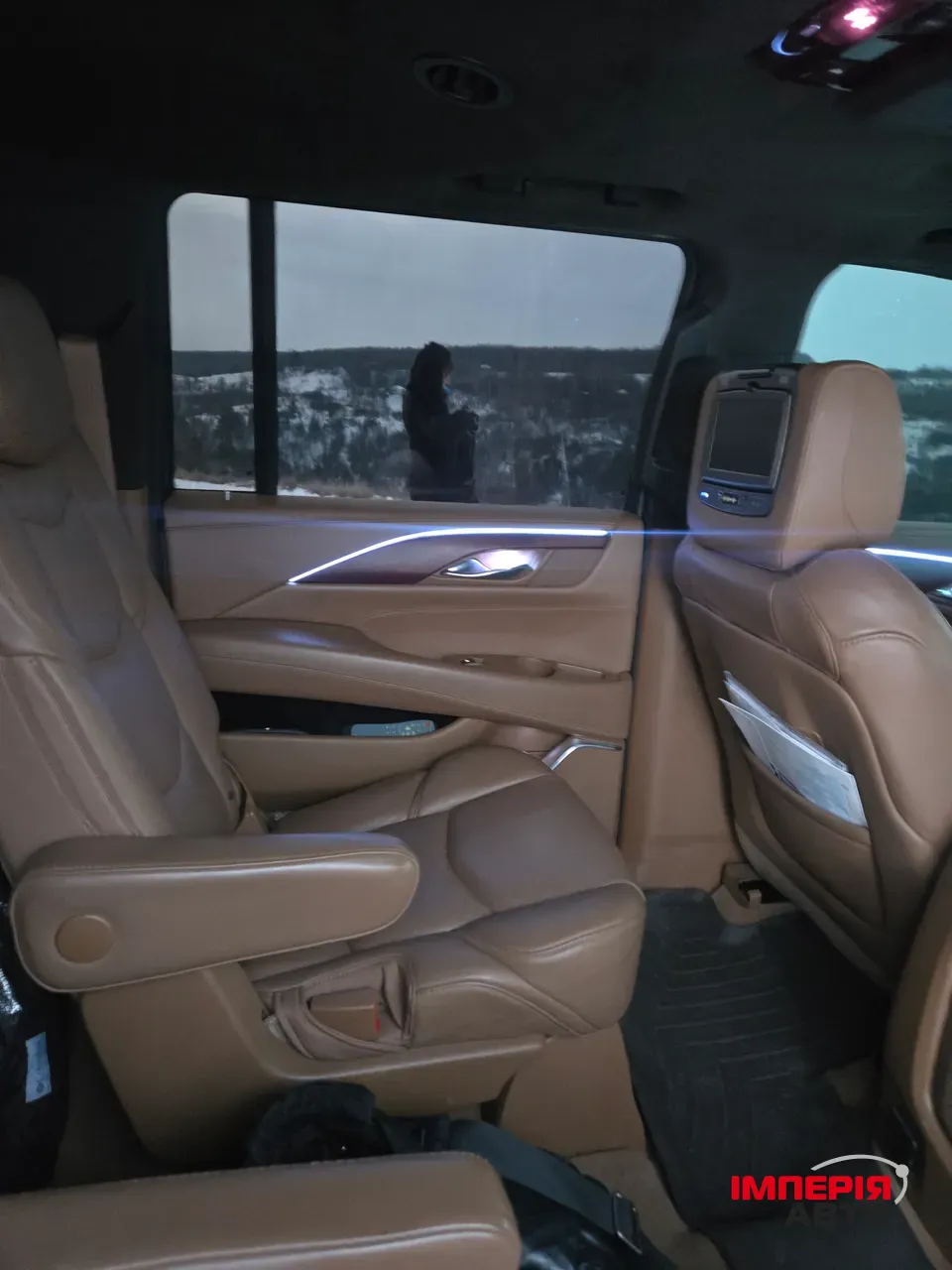 Cadillac Escalade - фото 24