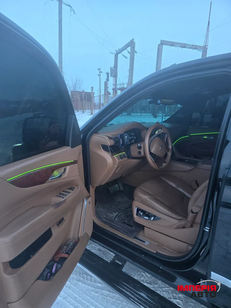 Cadillac Escalade - фото 32