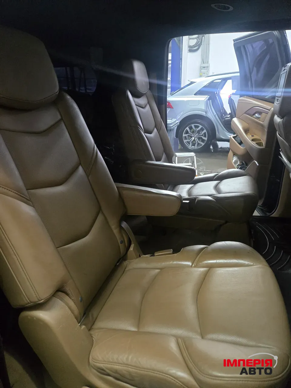 Cadillac Escalade - фото 44