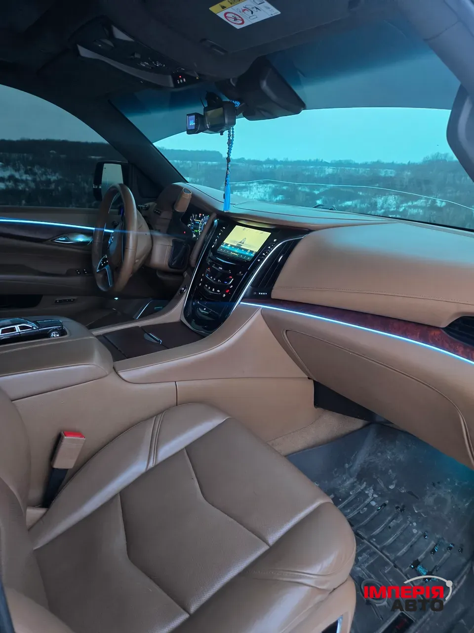 Cadillac Escalade - фото 29