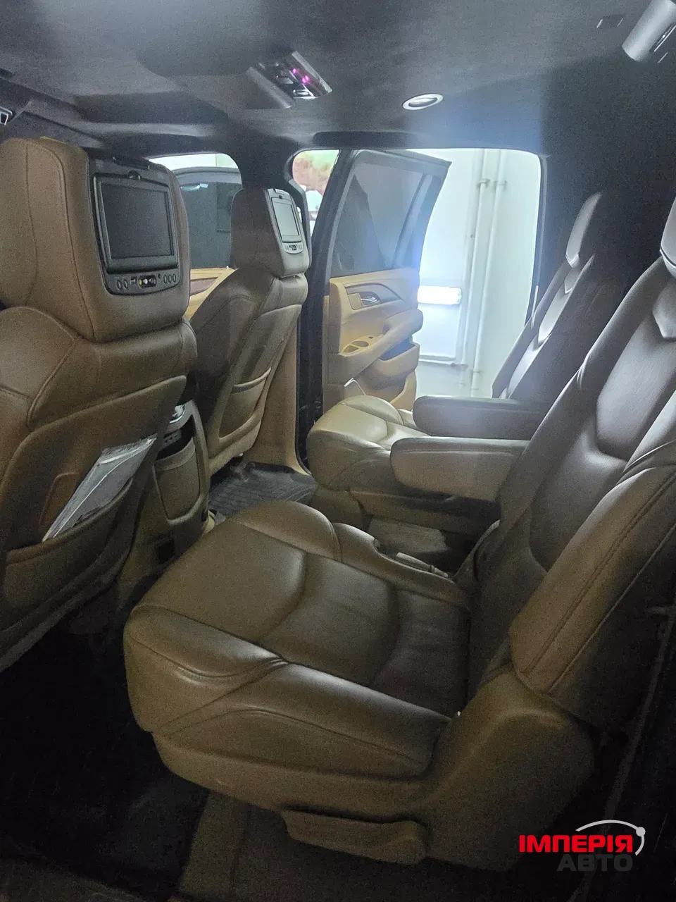 Cadillac Escalade - фото 52