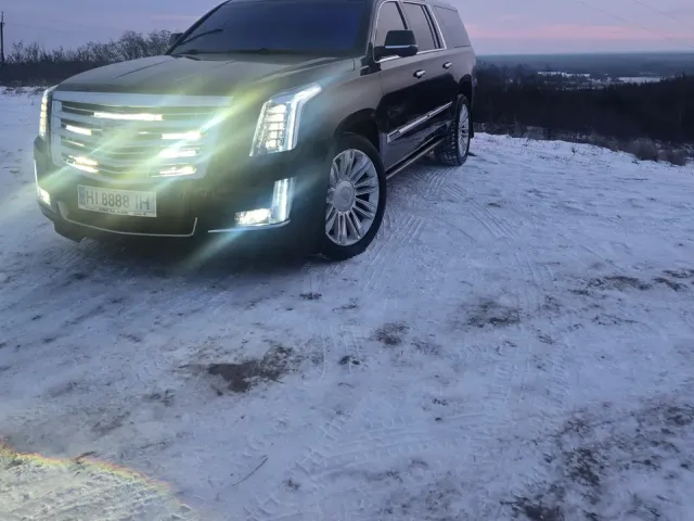 Cadillac Escalade - фото 1