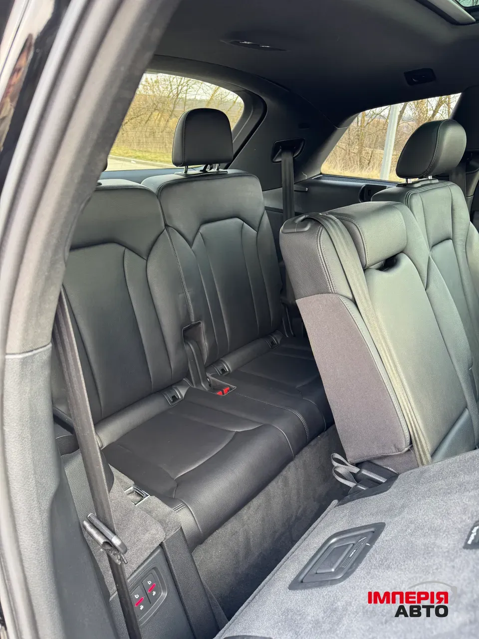 Audi Q7 - фото 10