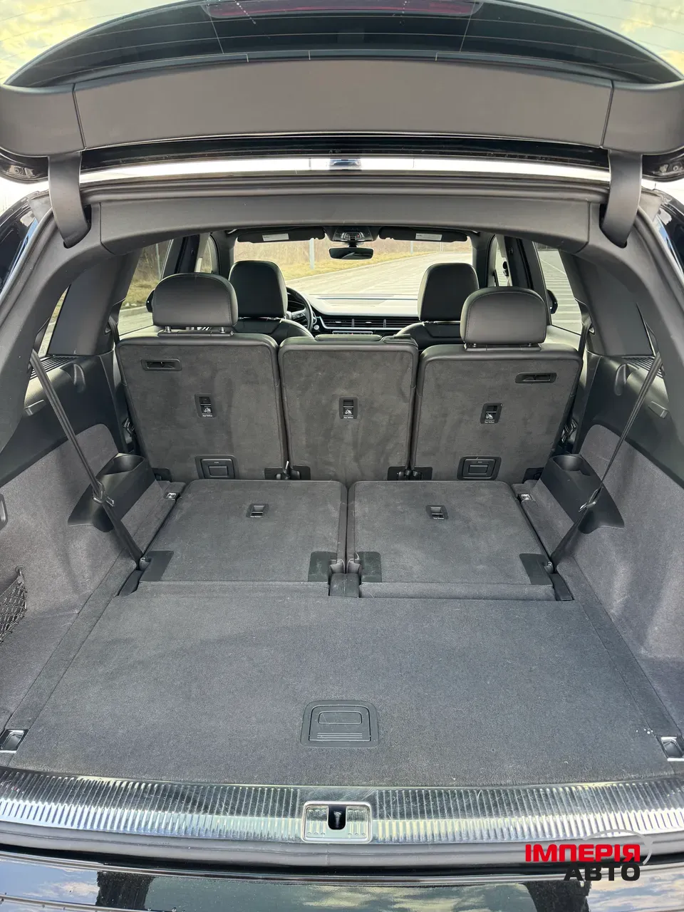 Audi Q7 - фото 12