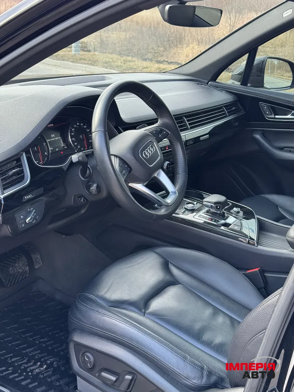 Audi Q7 - фото 7