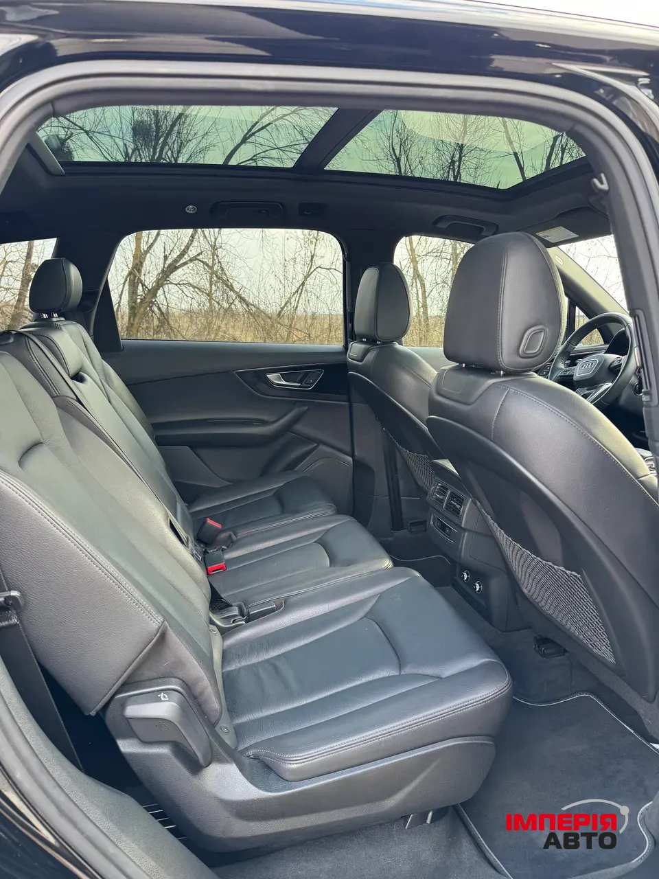 Audi Q7 - фото 8