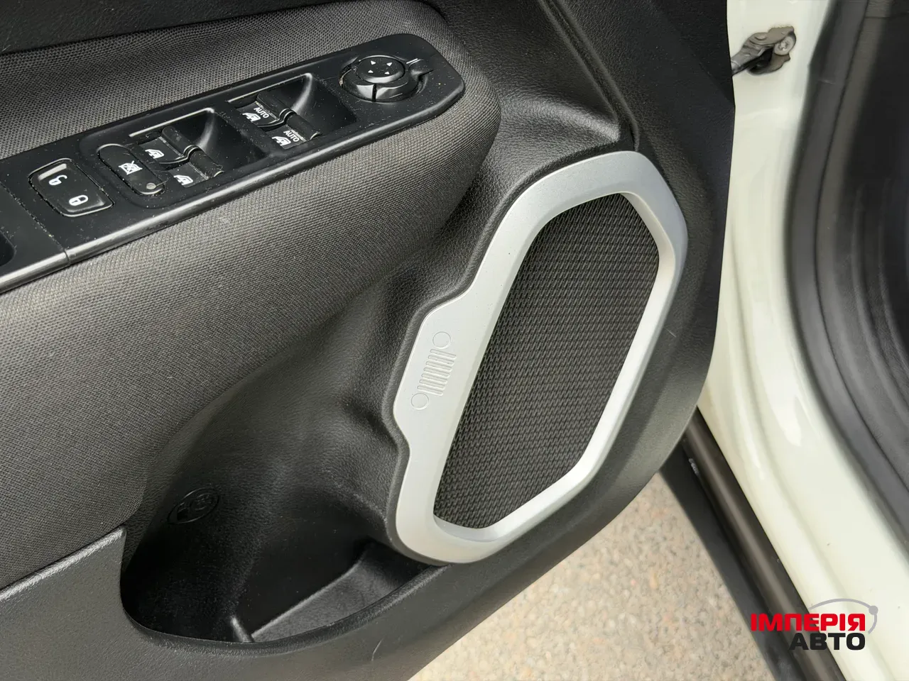 Jeep Renegade - фото 37