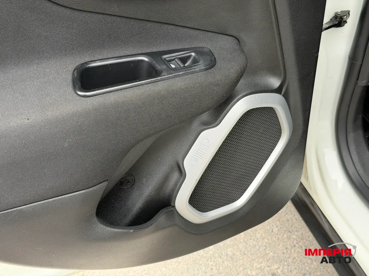 Jeep Renegade - фото 56