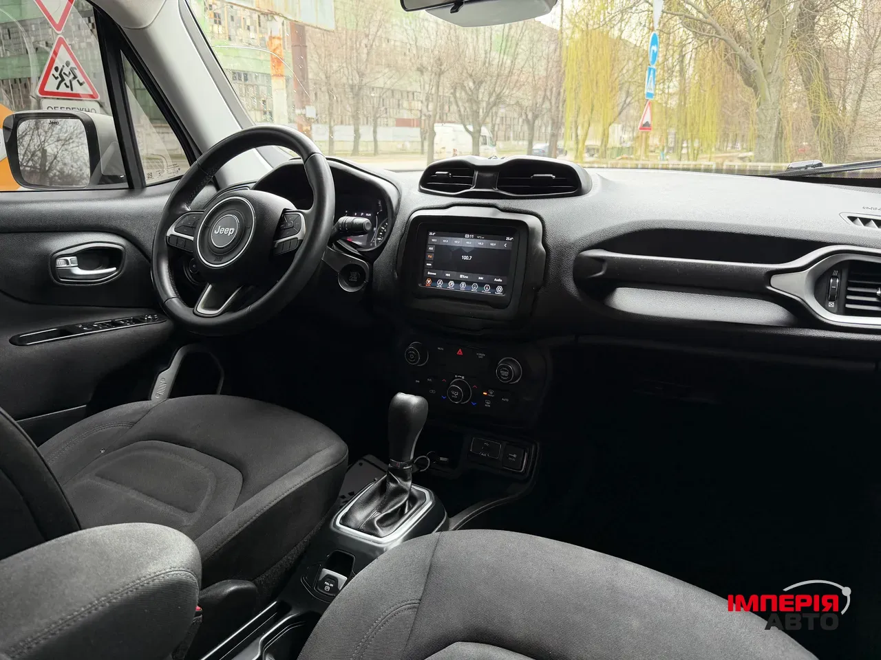 Jeep Renegade - фото 13