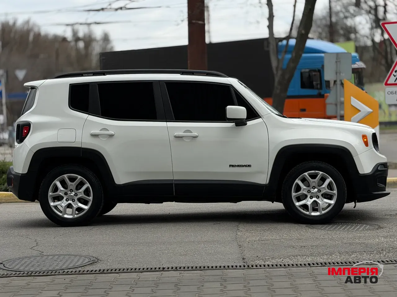 Jeep Renegade - фото 6