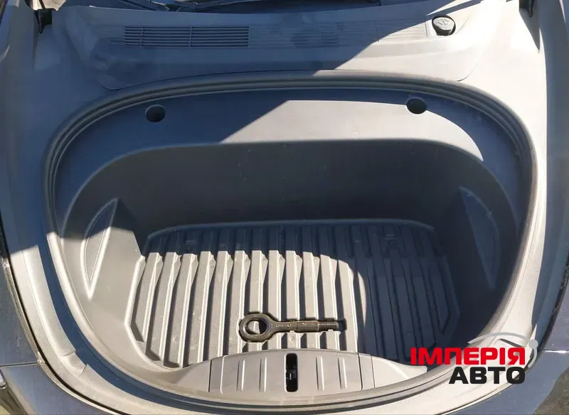 Tesla Model 3 - фото 10