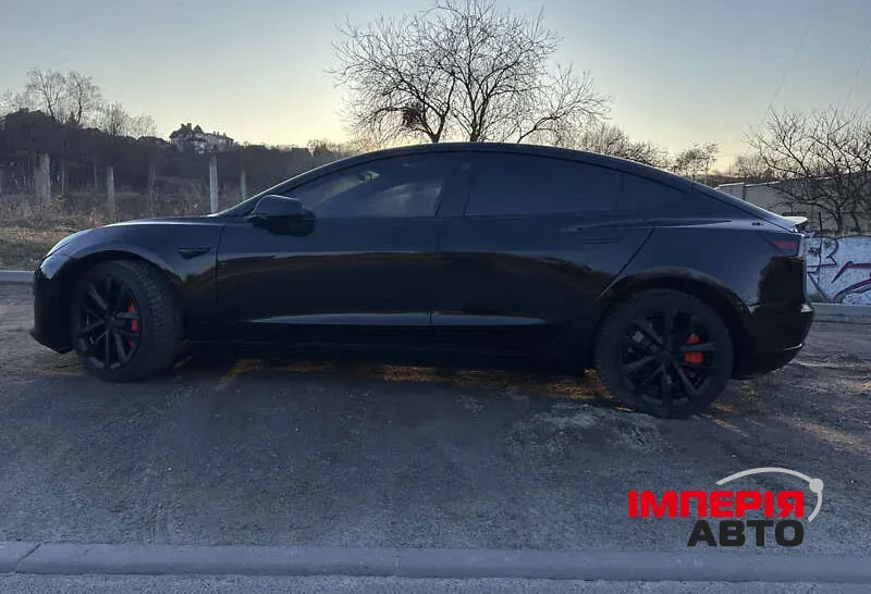 Tesla Model 3 - фото 6