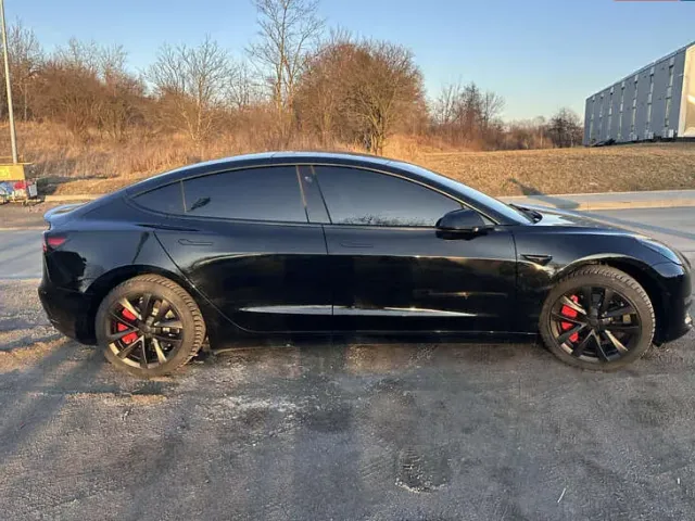 Tesla Model 3 - фото 5