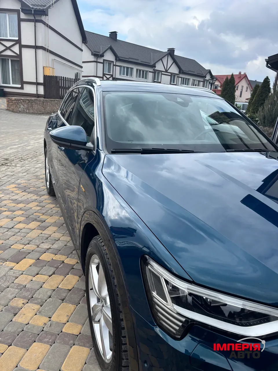 Audi e-tron - фото 1