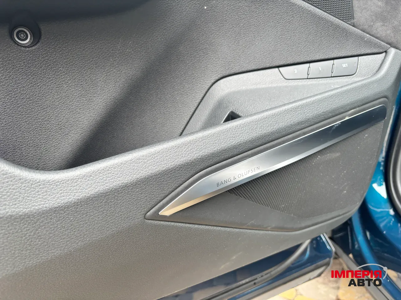 Audi e-tron - фото 11