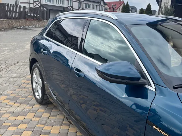 Audi e-tron - фото 4