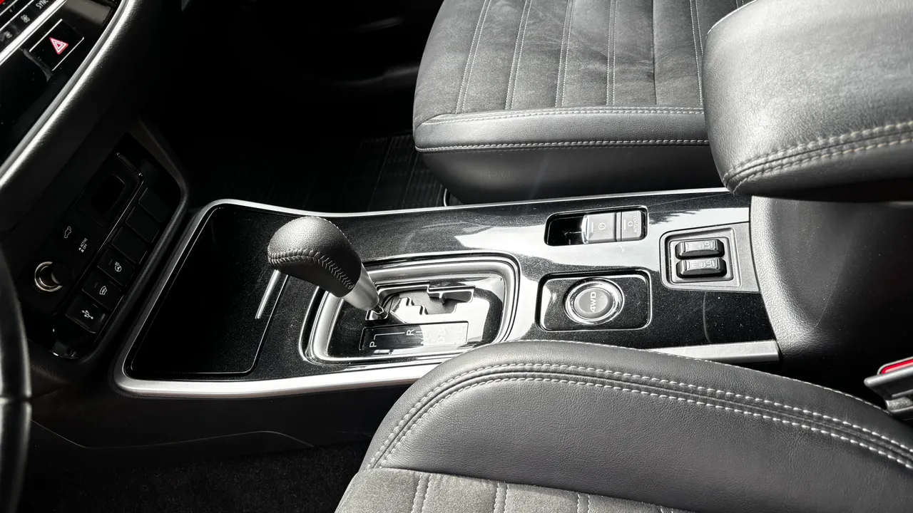 Mitsubishi Outlander - фото 12