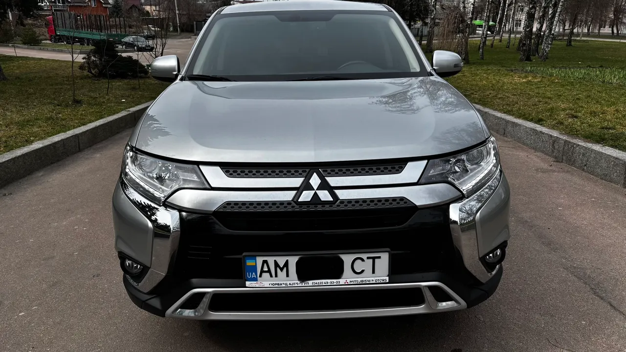Mitsubishi Outlander - фото 7