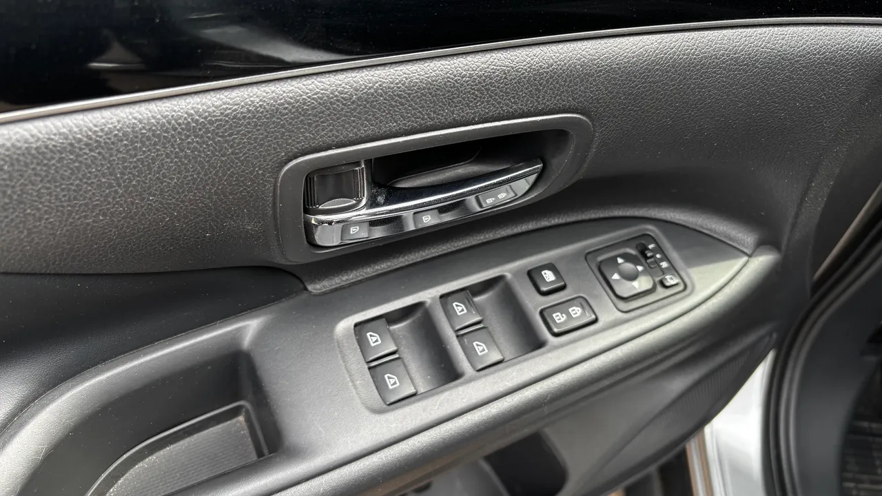 Mitsubishi Outlander - фото 8