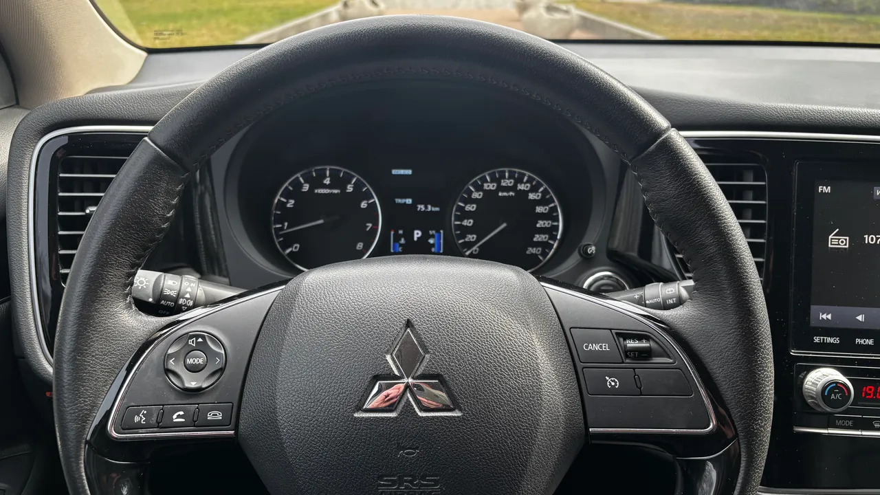 Mitsubishi Outlander - фото 24